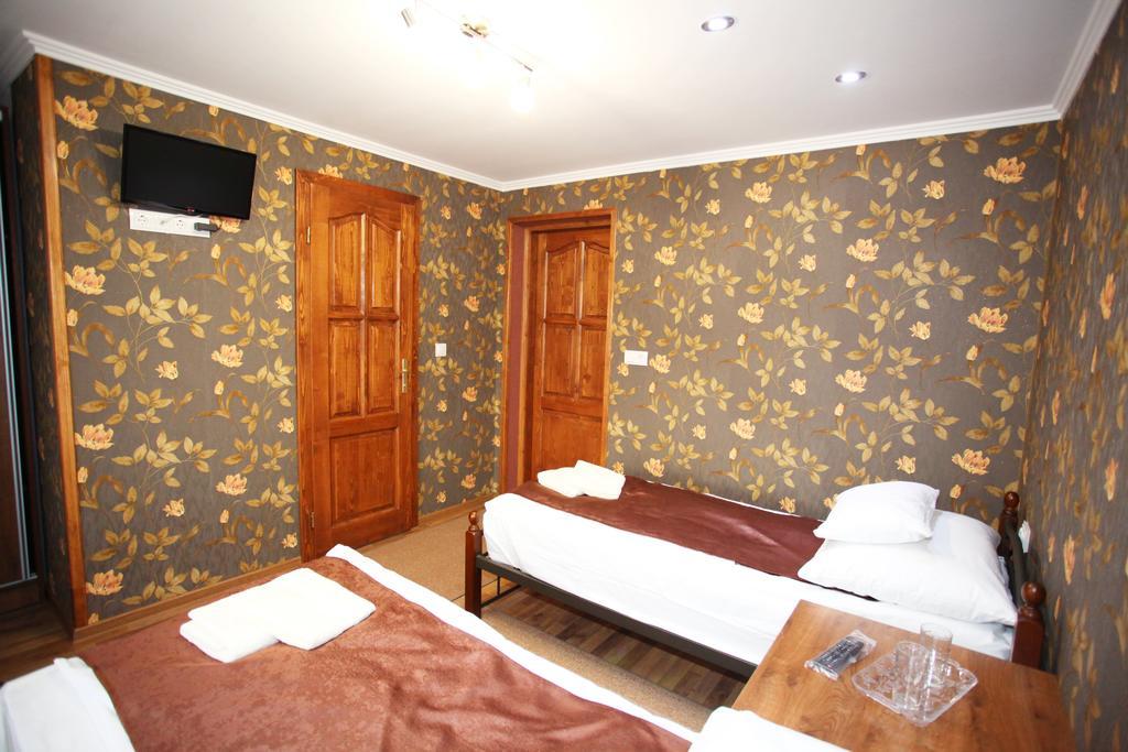 Mirage Hotel Berehove  Phòng bức ảnh
