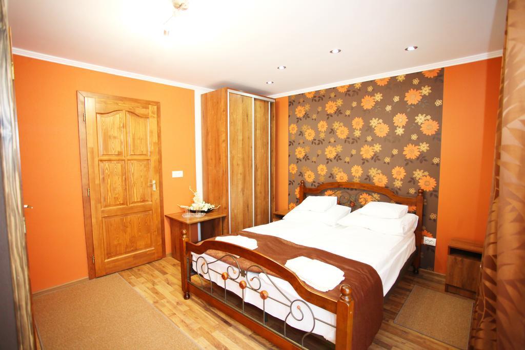 Mirage Hotel Berehove  Phòng bức ảnh