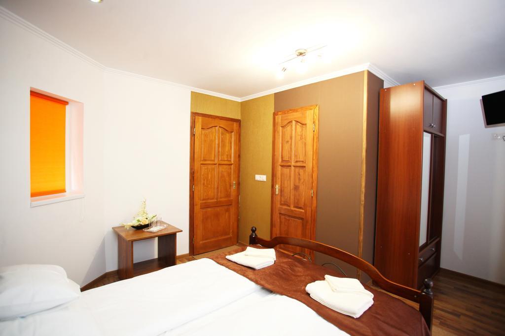 Mirage Hotel Berehove  Phòng bức ảnh